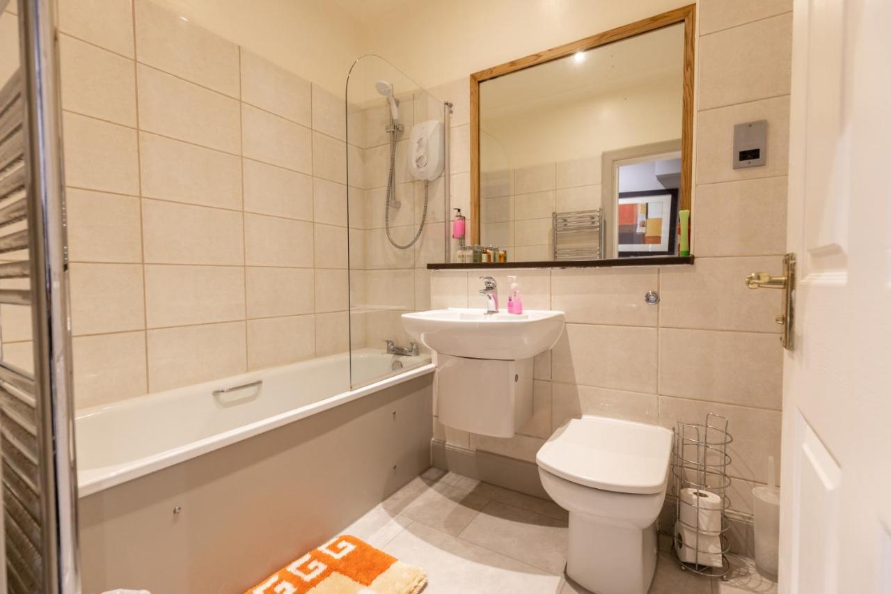 Two Bedroom Apartment Within Walking Distance To City Centre EDI Kültér fotó