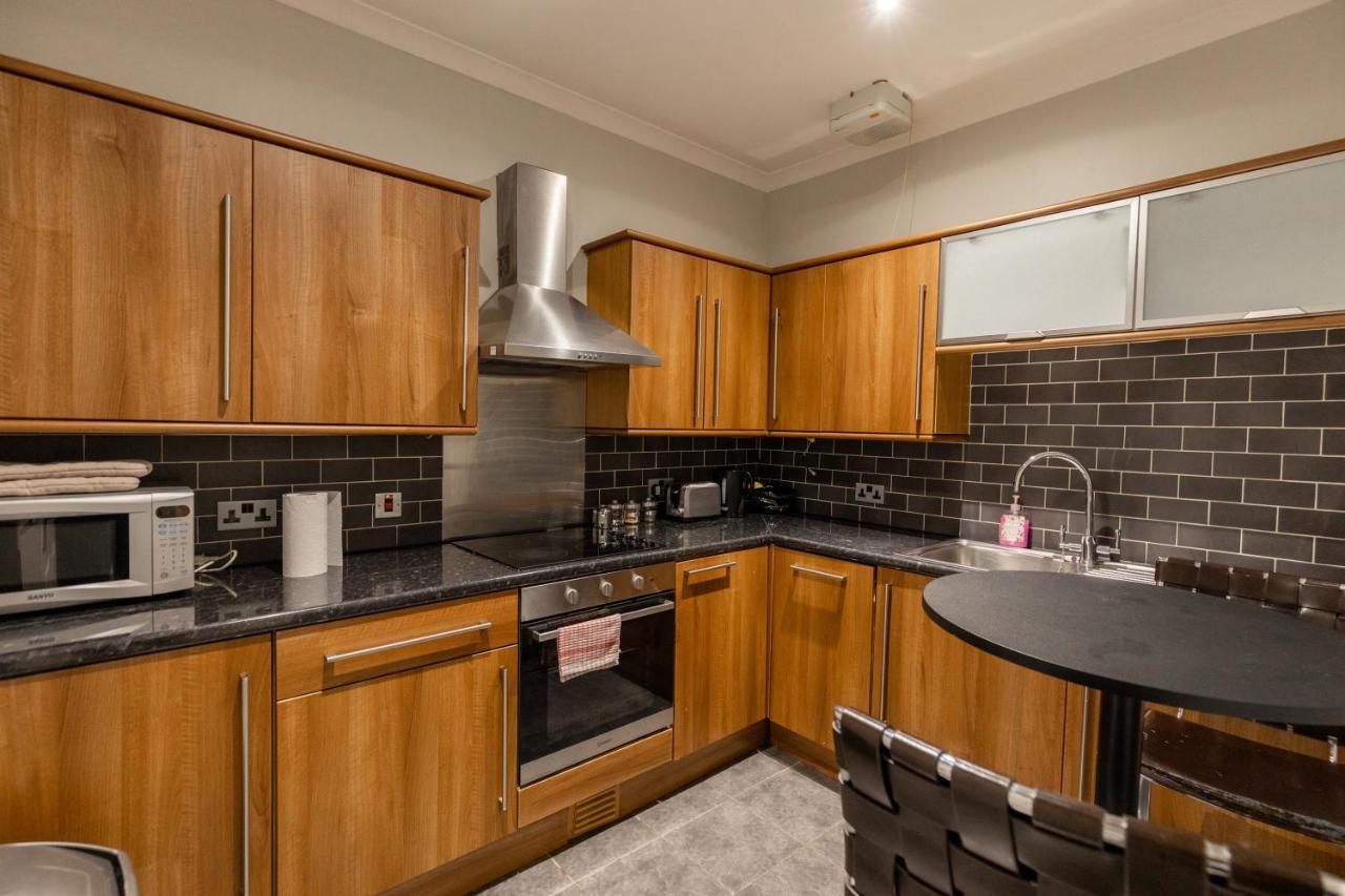 Two Bedroom Apartment Within Walking Distance To City Centre EDI Kültér fotó