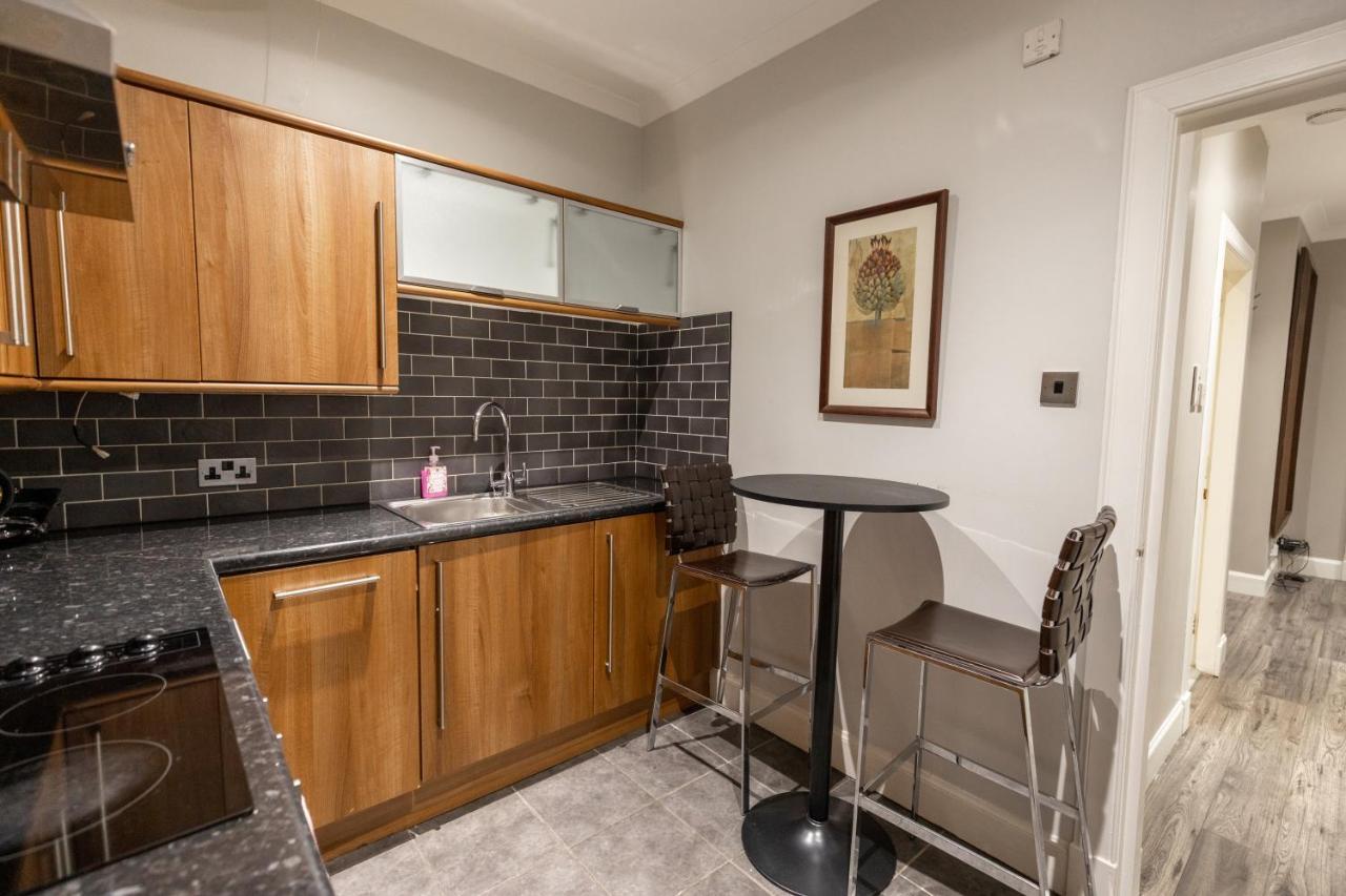 Two Bedroom Apartment Within Walking Distance To City Centre EDI Kültér fotó