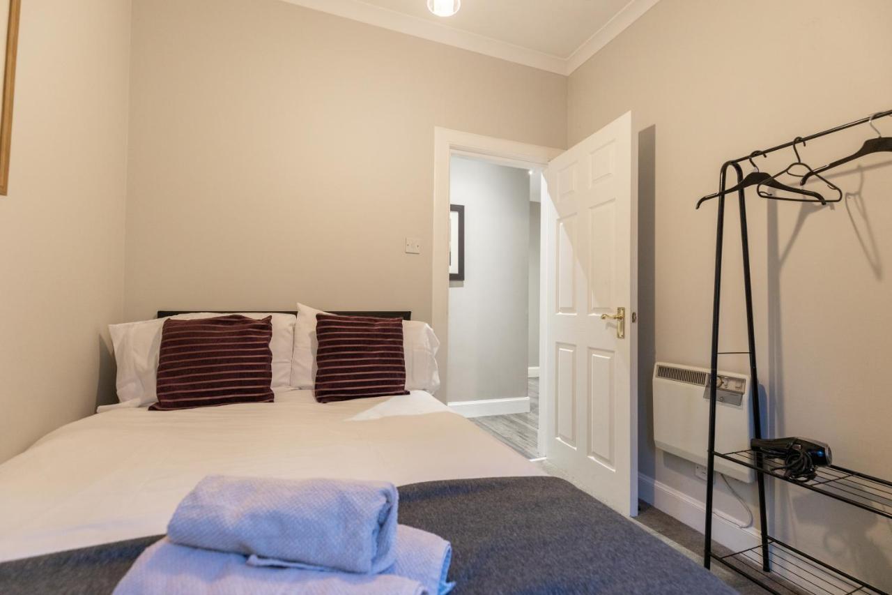 Two Bedroom Apartment Within Walking Distance To City Centre EDI Kültér fotó